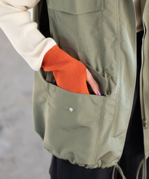 GeeRA（ジーラ）の「ミリタリーデザインベスト（ベスト・レディース・カーキ/ブラック/アイボリー・LARGE/MEDIUM）」の12枚目の写真