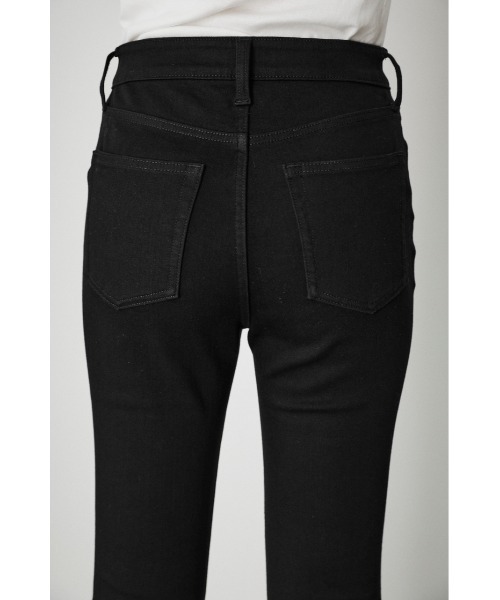 AZUL by moussy（アズールバイマウジー）の「A PERFECT DENIM FLARE Ⅱ/アパーフェクトデニムフレアⅡ（デニムパンツ・レディース・ブラック/ワンウォッシュ・SMALL/MEDIUM/LARGE/X-SMALL）」の12枚目の写真