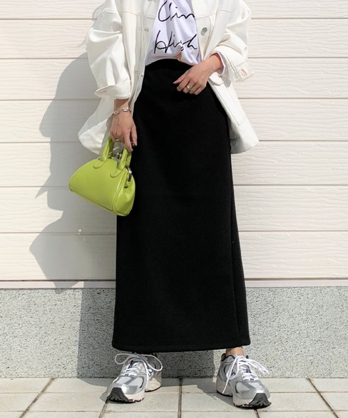 Q（キュー）の「ダンボールタイトスカート（スカート・レディース・ブルー/ブラック/グレイッシュベージュ・MEDIUM）」の2枚目の写真