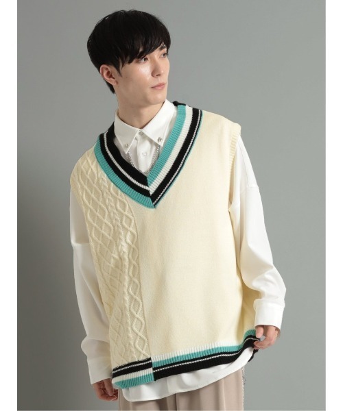 semantic design（セマンティックデザイン）の「セマンティックデザイン ケーブル柄切替 Vネック ニットベスト（ベスト・メンズ・ブラック/ホワイト・MEDIUM/LARGE）」の2枚目の写真