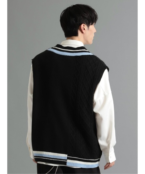 semantic design（セマンティックデザイン）の「セマンティックデザイン ケーブル柄切替 Vネック ニットベスト（ベスト・メンズ・ブラック/ホワイト・MEDIUM/LARGE）」の11枚目の写真