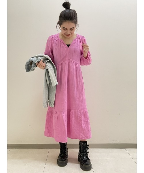 GAP（ギャップ）の「ガーゼ スプリットネック ミディワンピース