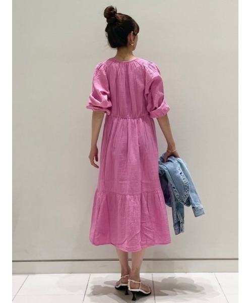 GAP（ギャップ）の「ガーゼ スプリットネック ミディワンピース（ワンピース・レディース・ピンク/ブラック・XS/S/M/L/XXS）」の9枚目の写真