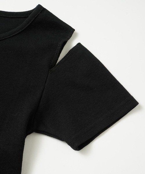 X-girl(エックスガール)の「CUT OUT SHOULDER S/S TOP(Tシャツ/カットソー・レディース・ホワイト/ブラック/ネイビー・M/S)」の6枚目の写真