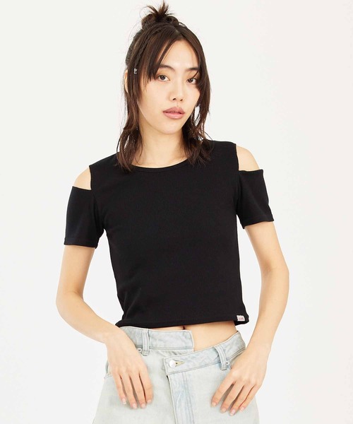 X-girl(エックスガール)の「CUT OUT SHOULDER S/S TOP(Tシャツ/カットソー・レディース・ホワイト/ブラック/ネイビー・M/S)」の16枚目の写真