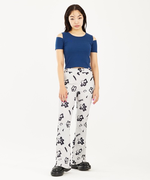 X-girl(エックスガール)の「CUT OUT SHOULDER S/S TOP(Tシャツ/カットソー・レディース・ホワイト/ブラック/ネイビー・M/S)」の7枚目の写真