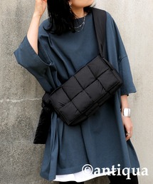 中綿入りショルダーバッグ