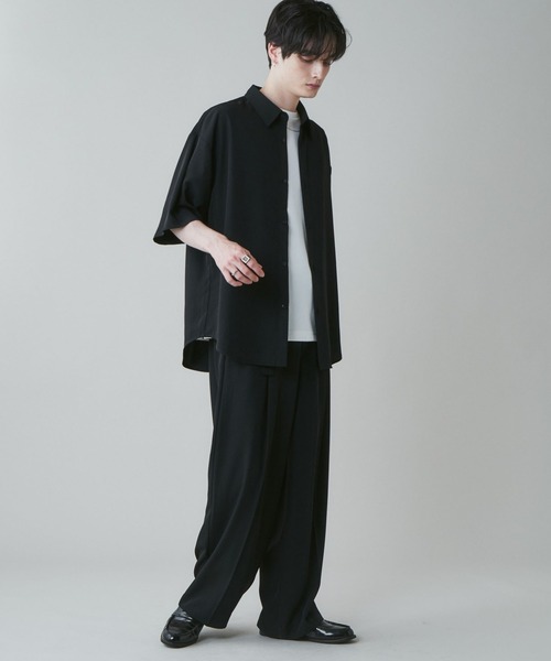 LUCY（ルーシー）の「LUCY/【セットアップ対応】トロミ ベルト付きワイドスラックス（スラックス・メンズ・ブラック/ダークグレー/ブルー系その他/パープル/ダークブラウン・MEDIUM/LARGE）」の8枚目の写真