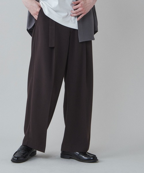 LUCY（ルーシー）の「LUCY/【セットアップ対応】トロミ ベルト付きワイドスラックス（スラックス・メンズ・ブラック/ダークグレー/ブルー系その他/パープル/ダークブラウン・MEDIUM/LARGE）」の18枚目の写真