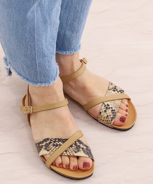 PLAKTON（プラクトン）の「【PLAKTON】別注クロスストラップサンダル（サンダル・レディース・ベージュ/ブラック・S/M/L）」の14枚目の写真