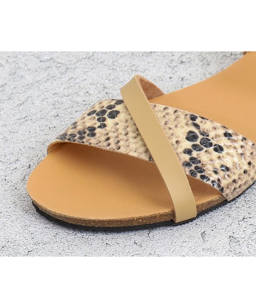 PLAKTON（プラクトン）の「【PLAKTON】別注クロスストラップサンダル（サンダル・レディース・ベージュ/ブラック・S/M/L）」の9枚目の写真