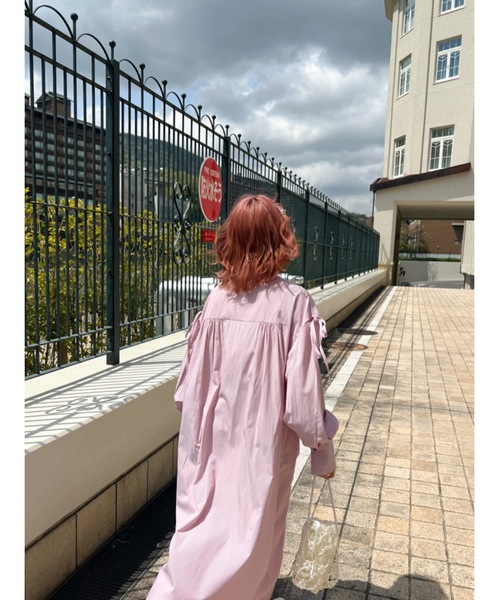 JUMELLE(ジュメロ)の「肩スリットリボンシャツOP【低身長~高身長】(シャツワンピース・レディース・レッド/ネイビー・SMALL/MEDIUM)」の3枚目の写真
