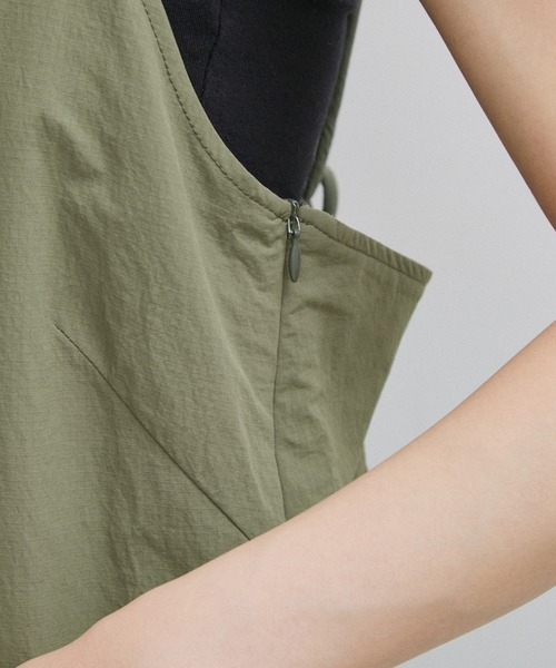 ADAM ET ROPE'（アダムエロペ）の「【サステナブル】リップストップキャミワンピース（ドレス・レディース・ブラック/ホワイト系その他5/カーキ・FREE）」の9枚目の写真