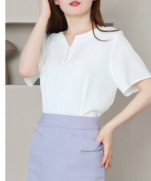 TRUDEA(トルディア)の「パールスタッズブラウス(シャツ/ブラウス・レディース・ホワイト/ベージュ/ミント/ラベンダー/チャコールグレー/グリーン・MEDIUM/LARGE)」の1枚目の写真