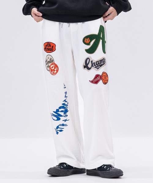 JOHN'S CLOSET（ジョンズクローゼット）の「【13】カレッジワッペン ワイドスウェットパンツ（スウェットパンツ・メンズ・ワンウォッシュ/オフホワイト/ブラック/サックスブルー/グレー・LARGE/MEDIUM）」の9枚目の写真