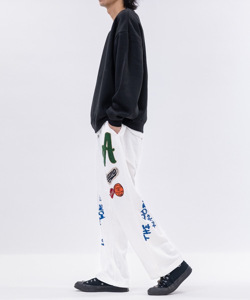 JOHN'S CLOSET（ジョンズクローゼット）の「【13】カレッジワッペン ワイドスウェットパンツ（スウェットパンツ・メンズ・ワンウォッシュ/オフホワイト/ブラック/サックスブルー/グレー・LARGE/MEDIUM）」の15枚目の写真