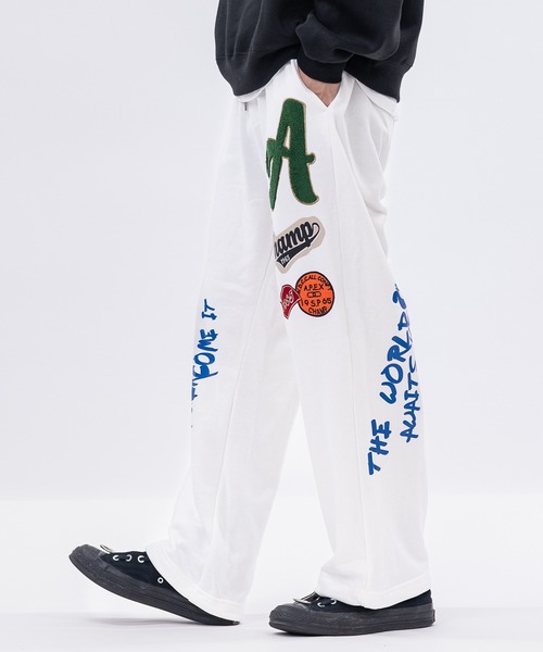 JOHN'S CLOSET（ジョンズクローゼット）の「【13】カレッジワッペン ワイドスウェットパンツ（スウェットパンツ・メンズ・ワンウォッシュ/オフホワイト/ブラック/サックスブルー/グレー・LARGE/MEDIUM）」の11枚目の写真