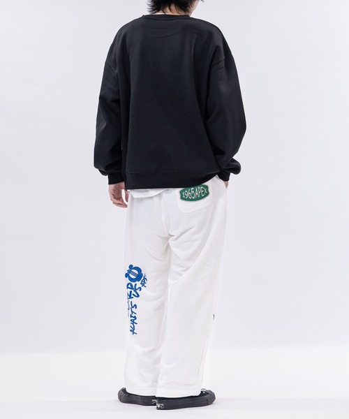 JOHN'S CLOSET（ジョンズクローゼット）の「【13】カレッジワッペン ワイドスウェットパンツ（スウェットパンツ・メンズ・ワンウォッシュ/オフホワイト/ブラック/サックスブルー/グレー・LARGE/MEDIUM）」の16枚目の写真