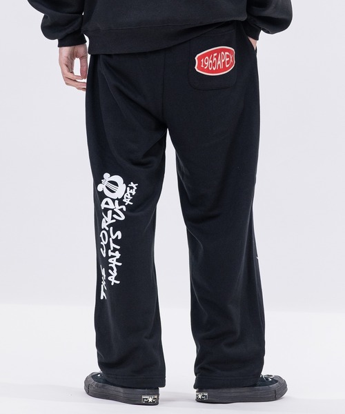 JOHN'S CLOSET（ジョンズクローゼット）の「【13】カレッジワッペン ワイドスウェットパンツ（スウェットパンツ・メンズ・ワンウォッシュ/オフホワイト/ブラック/サックスブルー/グレー・LARGE/MEDIUM）」の20枚目の写真