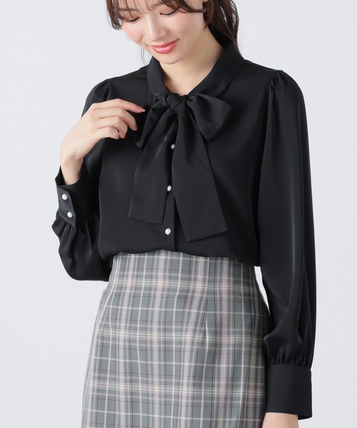 Honeys（ハニーズ）の「ボウタイブラウス（シャツ/ブラウス・レディース・ホワイト/ブラック/スモークピンク/ブラック系その他・S/M/L/LL/3L）」の2枚目の写真