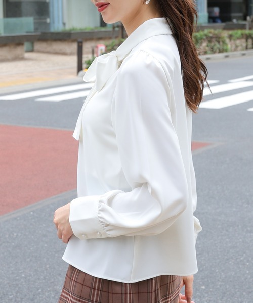 Honeys（ハニーズ）の「ボウタイブラウス（シャツ/ブラウス・レディース・ホワイト/ブラック/スモークピンク/ブラック系その他・S/M/L/LL/3L）」の21枚目の写真