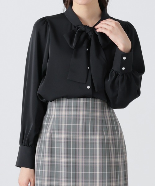 Honeys（ハニーズ）の「ボウタイブラウス（シャツ/ブラウス・レディース・ホワイト/ブラック/スモークピンク/ブラック系その他・S/M/L/LL/3L）」の8枚目の写真