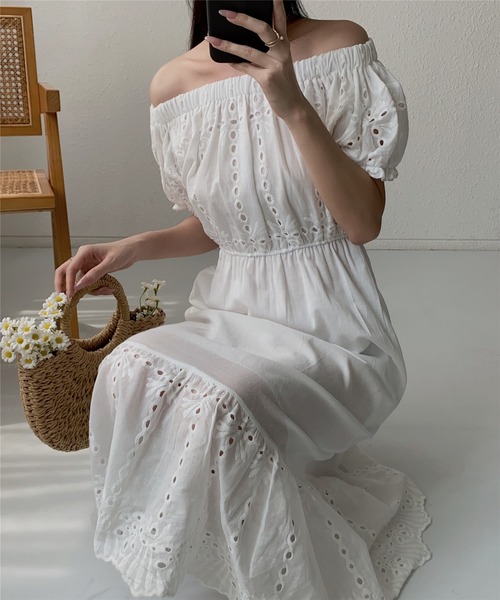 MAISON DE THERESE(メゾン ド テレーズ)の「ビーチ リゾート オフショルダー 総レースフレアワンピース(ワンピース・レディース・ホワイト・M/S/L/XL)」の10枚目の写真