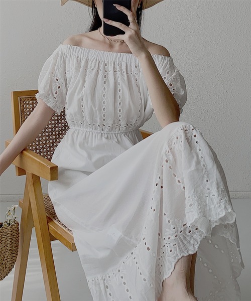 MAISON DE THERESE(メゾン ド テレーズ)の「ビーチ リゾート オフショルダー 総レースフレアワンピース(ワンピース・レディース・ホワイト・M/S/L/XL)」の14枚目の写真