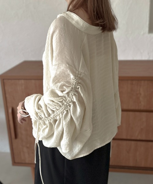 apres jour clair(アプレジュールクレア)の「【apres jour clair】袖ドロストバンドカラーシャツ【ZOZOTOWN限定アイテム】(シャツ/ブラウス・レディース・イエロー系その他/アイボリー/ベージュ・フリー/X-LARGE)」の7枚目の写真