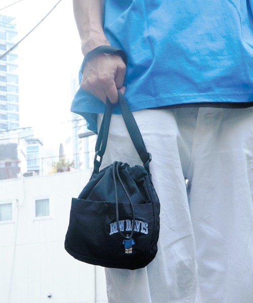 BEN DAVIS（ベンデイビス）の「《BEN DAVIS/ベンデイビス》刺繍ドローストリングショルダー（ショルダーバッグ・メンズ・ブラック/チャコール・FREE）」の10枚目の写真