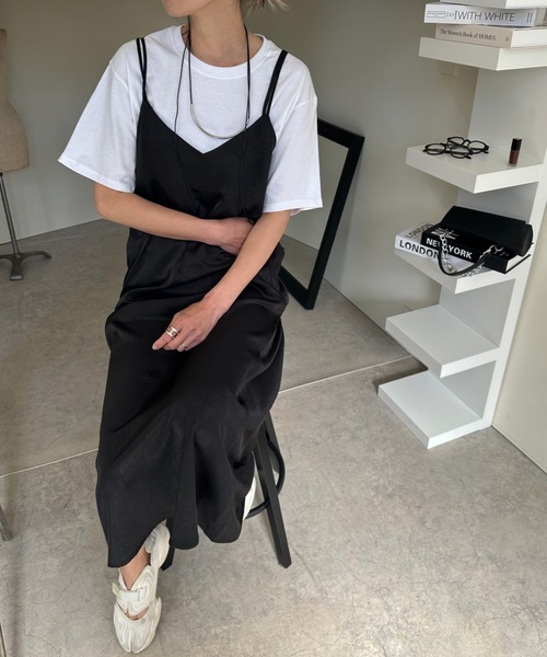 ULEULA（ウルア）の「ヴィンテージサテンバックシャンキャミワンピース（ワンピース・レディース・グレー/ブラック/グレイッシュベージュ・FREE）」の14枚目の写真