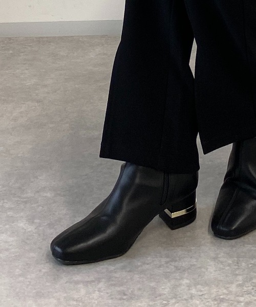 EVOL（イーボル）の「EVOL/メタルヒールショートブーツ（ブーツ・レディース・アイボリー/ブラック・M/S/L）」の11枚目の写真