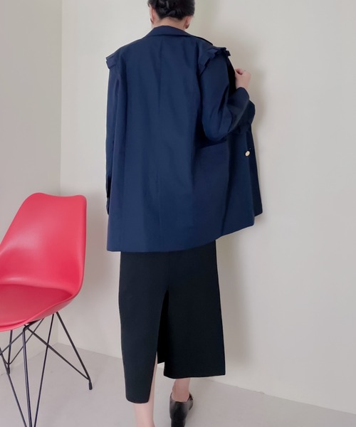 TEVALT(ヴァレット)の「フリルテーラードジャケット(テーラードジャケット・レディース・ネイビー/ブラック/キャメル・38)」の16枚目の写真