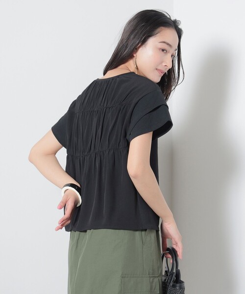 BEAMS HEART（ビームスハート）の「後ろ異素材 ギャザー プルオーバー（Tシャツ/カットソー・レディース・ミント/オフホワイト/ブラック/ブルー系その他・FREE）」の2枚目の写真