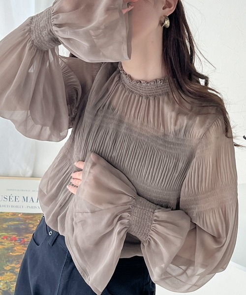 classicalelf(クラシカルエルフ)の「大人の魅力溢れるシアートップス。プリーツシアーブラウス 紫外線・日焼け対策/冷房対策(シャツ/ブラウス・レディース・グリーン/ブラウン/ブラック/アイボリー・LARGE/MEDIUM/SMALL/X-LARGE)」の3枚目の写真