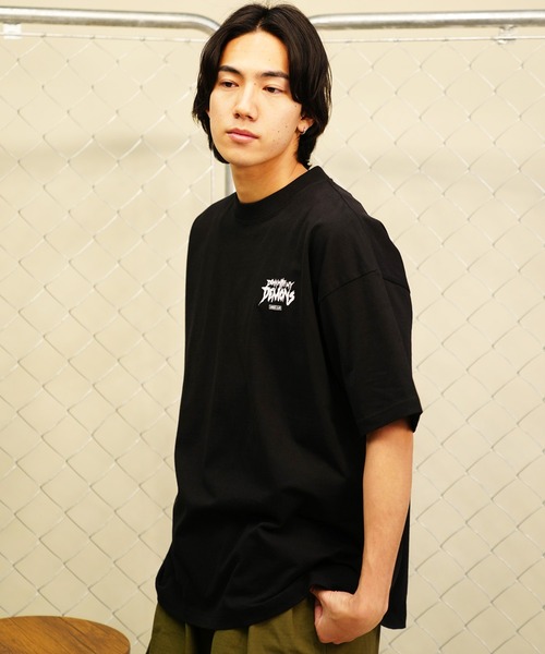 LURKING CLASS(ラーキングクラス)の「【ムラサキスポーツ別注】LURKING CLASS/ラーキングクラス バックプリント オーバーサイズ ST24STM10(Tシャツ/カットソー・メンズ・ブラック/ホワイト・M/L/XL)」の3枚目の写真