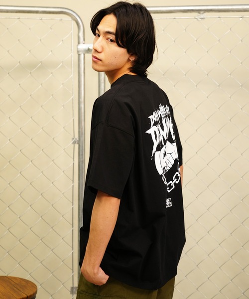 LURKING CLASS(ラーキングクラス)の「【ムラサキスポーツ別注】LURKING CLASS/ラーキングクラス バックプリント オーバーサイズ ST24STM10(Tシャツ/カットソー・メンズ・ブラック/ホワイト・M/L/XL)」の4枚目の写真