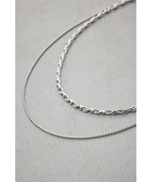 AZUL by moussy（アズールバイマウジー）の「二連ネックレス（ネックレス・メンズ・シルバー/ブラック・FREE）」の8枚目の写真