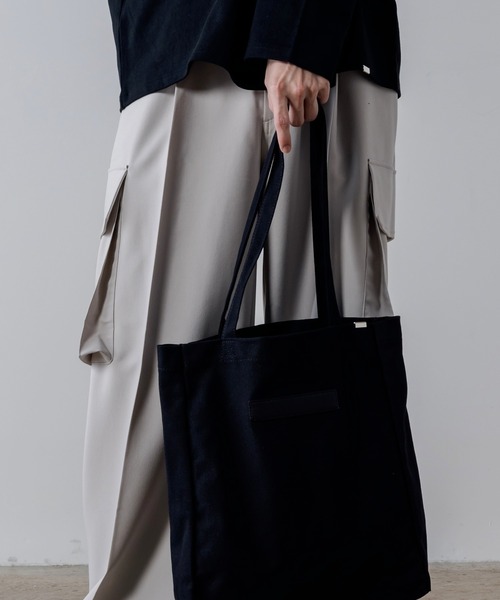 INTER FACTORY（インターファクトリー）の「しの - Canvas Tote Bag / キャンバストートバッグ　made in INTER FACTORY（トートバッグ・メンズ・ブラック/アイボリー・FREE）」の14枚目の写真