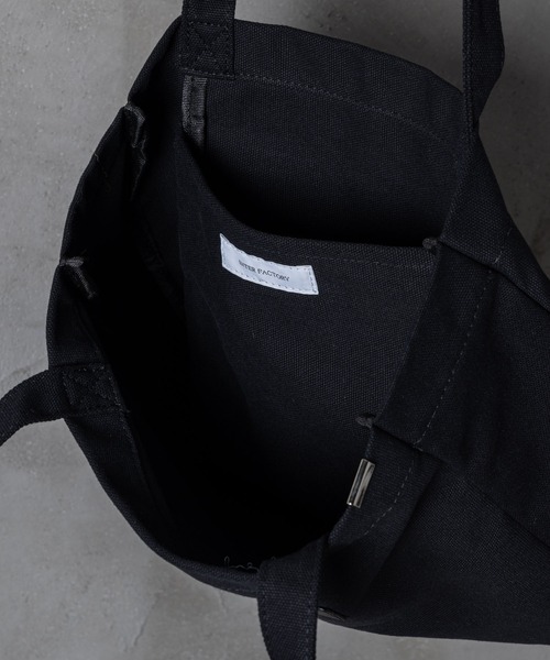 INTER FACTORY（インターファクトリー）の「しの - Canvas Tote Bag / キャンバストートバッグ　made in INTER FACTORY（トートバッグ・メンズ・ブラック/アイボリー・FREE）」の11枚目の写真