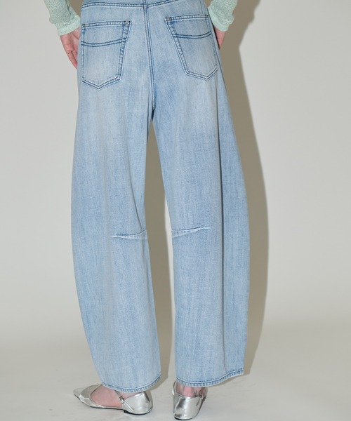 WILLFULLY（ウィルフリー）の「darts curve silhouette denim PT