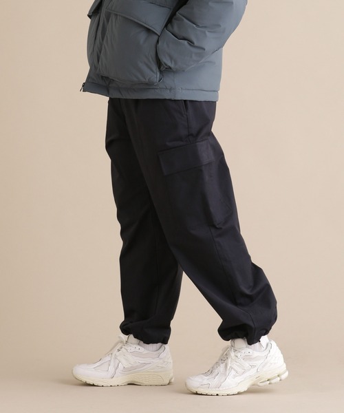 Apo(s)ture(アポスチャー)の「LUCAS-002/サテンストレッチカーゴパンツ(カーゴパンツ・メンズ・ブラック/ネイビー/モカ/ベージュ・XS/S/M/L/XL)」の4枚目の写真