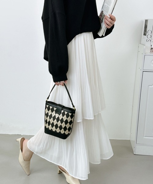 ECLIN(エクラン)の「ソフトプリーツティアードスカート(スカート・レディース・ホワイト/ブラック/モカ/ベージュ/ネイビー・M/L)」の14枚目の写真