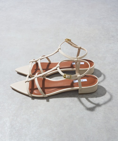 EVOL（イーボル）の「【EVOL(イーボル)】ポインテッドストラップサンダル（サンダル・レディース・アイボリー/ブラック/シルバー・22.5/23.5/24.5）」の5枚目の写真