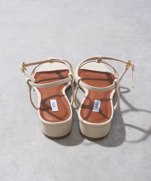 EVOL（イーボル）の「【EVOL(イーボル)】ポインテッドストラップサンダル（サンダル・レディース・アイボリー/ブラック/シルバー・22.5/23.5/24.5）」の6枚目の写真