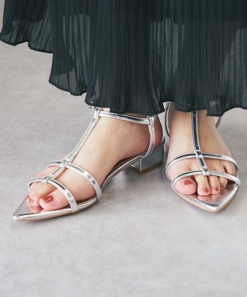 EVOL（イーボル）の「【EVOL(イーボル)】ポインテッドストラップサンダル（サンダル・レディース・アイボリー/ブラック/シルバー・22.5/23.5/24.5）」の22枚目の写真