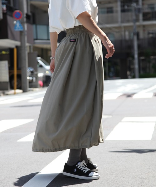 Dickies(ディッキーズ)の「【GENUINE DICKIES/ジェニュインディッキーズ】ドロストギャザースカート(クイックドライ)(スカート・レディース・ベージュ/スミクロ/ライトカーキ/ダークネイビー・M/L)」の15枚目の写真
