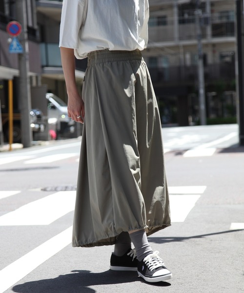 Dickies(ディッキーズ)の「【GENUINE DICKIES/ジェニュインディッキーズ】ドロストギャザースカート(クイックドライ)(スカート・レディース・ベージュ/スミクロ/ライトカーキ/ダークネイビー・M/L)」の14枚目の写真