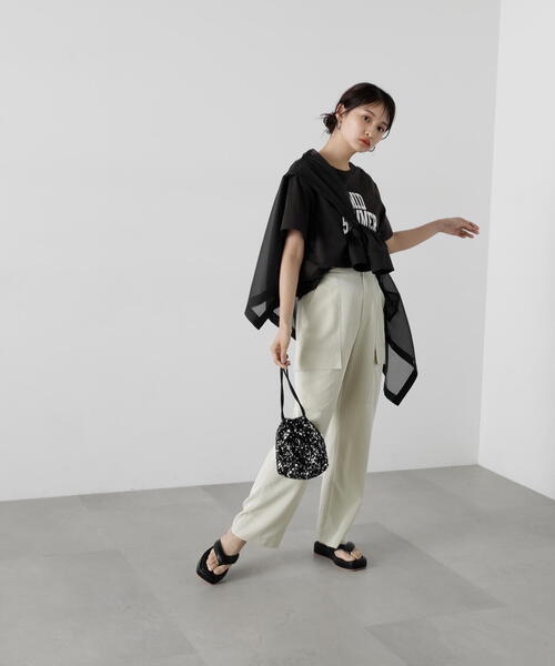 N.（N. Natural Beauty Basic）（エヌエヌナチュラルビューティーベーシック）の「◆カレッジロゴＴ（Tシャツ/カットソー・レディース・オフホワイト/チャコールグレー/モカ・MEDIUM）」の14枚目の写真