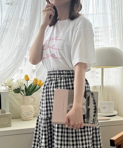 cuorequal（クオレコール）の「PINKリボンプリント半袖Ｔシャツ（Tシャツ/カットソー・レディース・ホワイト・LARGE/MEDIUM）」の2枚目の写真